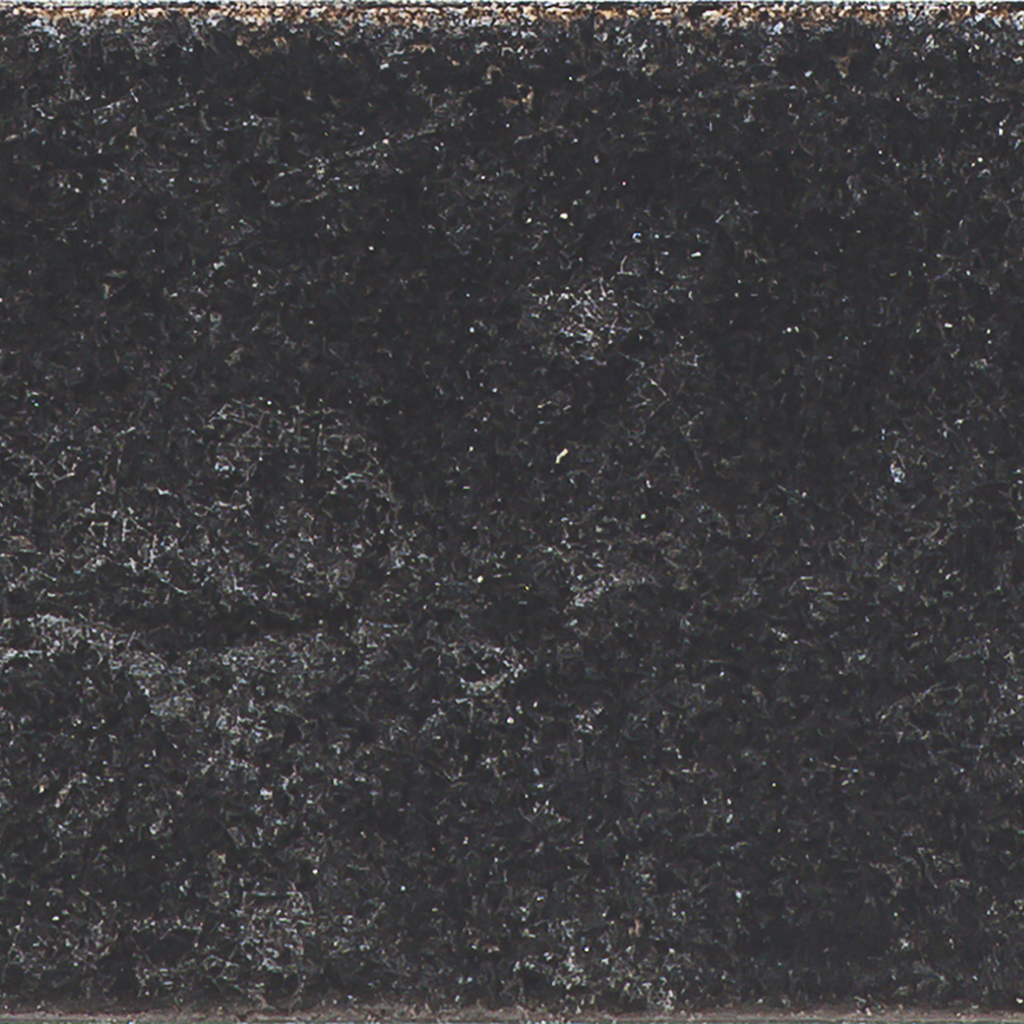 VIBRANT BLACK